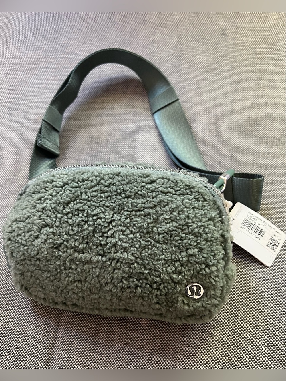 Lululemon Everywhere Fleece Belt Bag - Picture 5 of 8